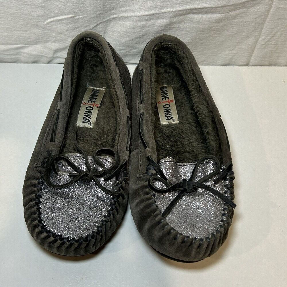 Minnetonka Moccasins Gray Leather Shiny Sparkle Toe Lined Slipper Women Size 7